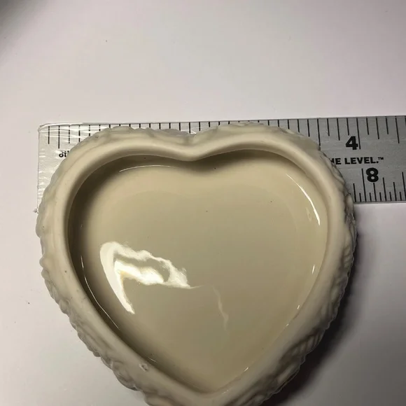 LENOX ROSE JEWELRY TRINKET BOX HEART SHAPED CREAM GOLD TRIM LID PORCELAIN - Picture 7 of 8